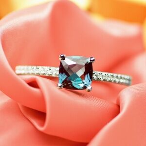 New 14K White Gold Alexandrite Ring: June Birthstone, Lab-Grown Gem, Size 6
